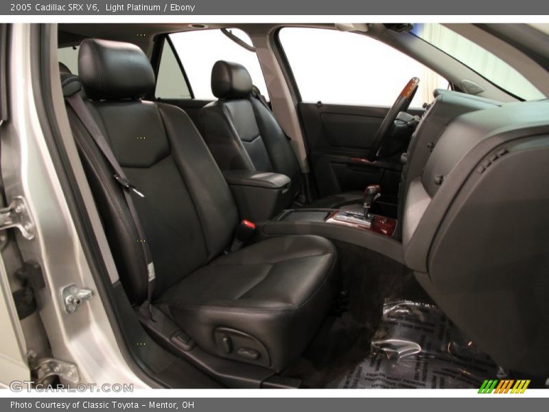 Light Platinum / Ebony 2005 Cadillac SRX V6