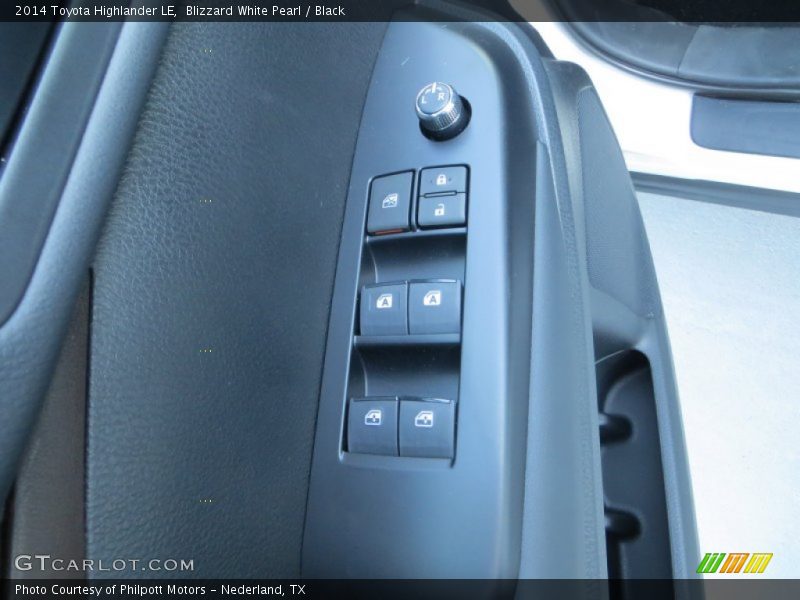 Blizzard White Pearl / Black 2014 Toyota Highlander LE