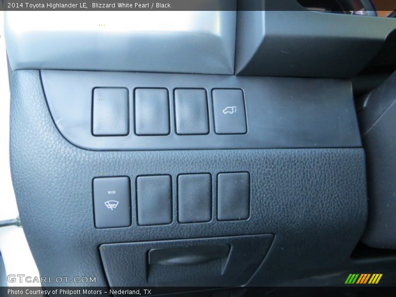Blizzard White Pearl / Black 2014 Toyota Highlander LE