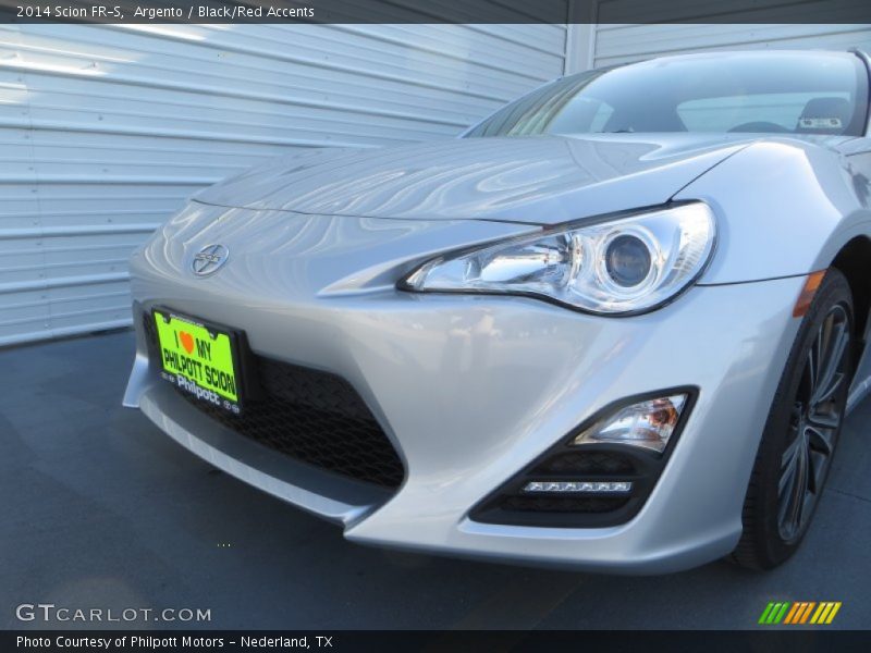 Argento / Black/Red Accents 2014 Scion FR-S