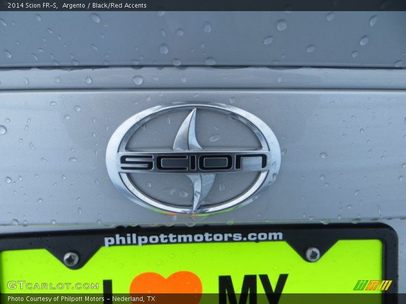 Argento / Black/Red Accents 2014 Scion FR-S