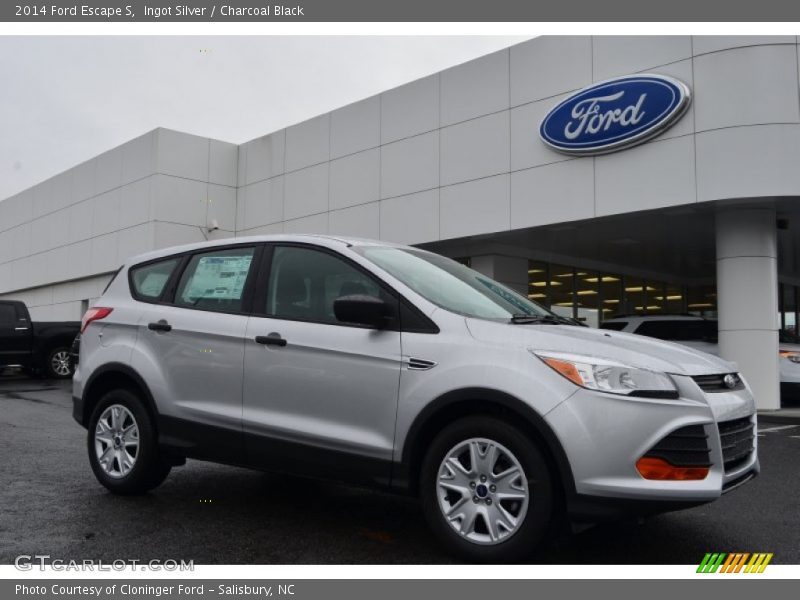 Ingot Silver / Charcoal Black 2014 Ford Escape S