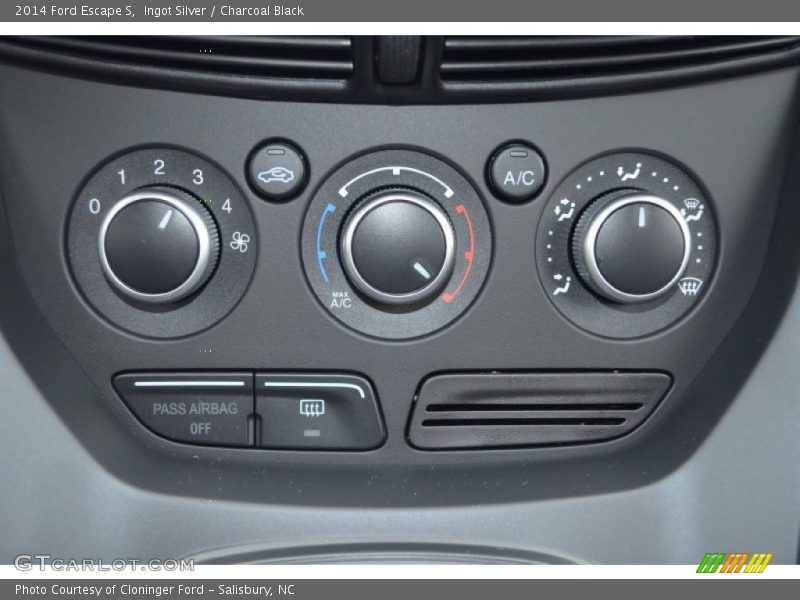 Ingot Silver / Charcoal Black 2014 Ford Escape S