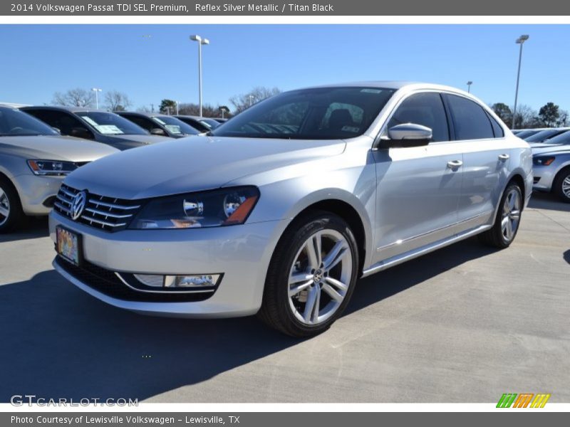 Front 3/4 View of 2014 Passat TDI SEL Premium