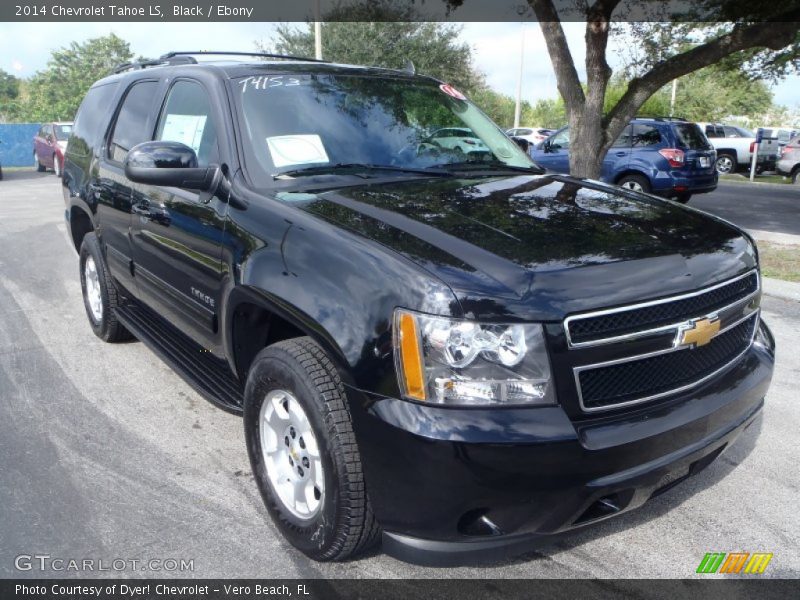 Front 3/4 View of 2014 Tahoe LS