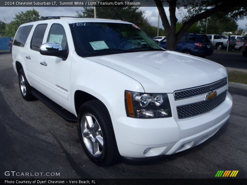 Front 3/4 View of 2014 Suburban LT