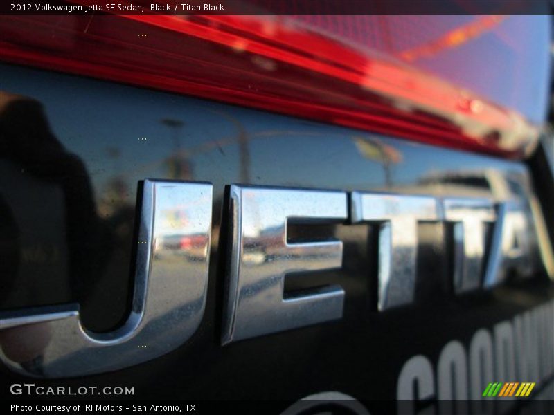 Black / Titan Black 2012 Volkswagen Jetta SE Sedan