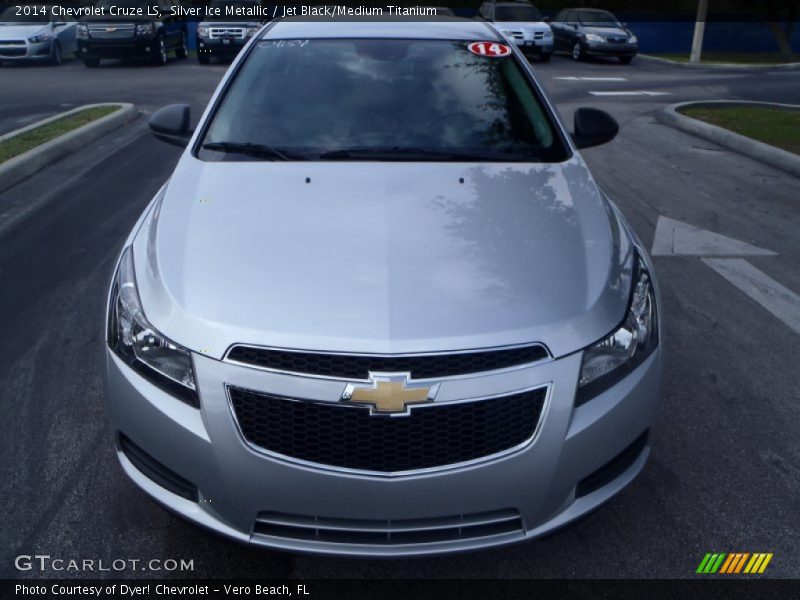 Silver Ice Metallic / Jet Black/Medium Titanium 2014 Chevrolet Cruze LS