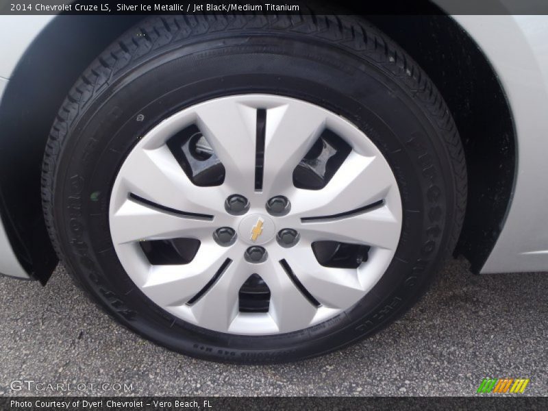 Silver Ice Metallic / Jet Black/Medium Titanium 2014 Chevrolet Cruze LS