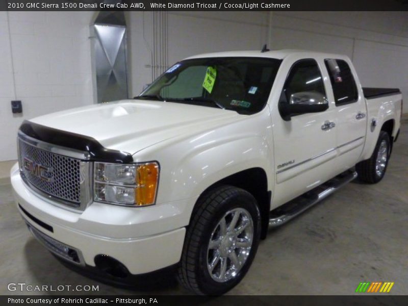 Front 3/4 View of 2010 Sierra 1500 Denali Crew Cab AWD