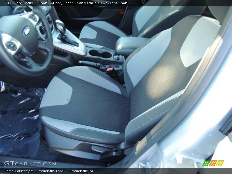 Ingot Silver Metallic / Two-Tone Sport 2012 Ford Focus SE Sport 5-Door