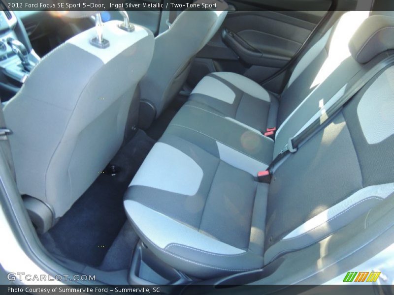 Ingot Silver Metallic / Two-Tone Sport 2012 Ford Focus SE Sport 5-Door