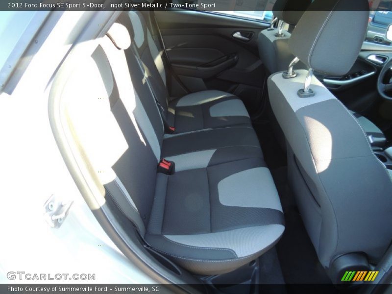 Ingot Silver Metallic / Two-Tone Sport 2012 Ford Focus SE Sport 5-Door