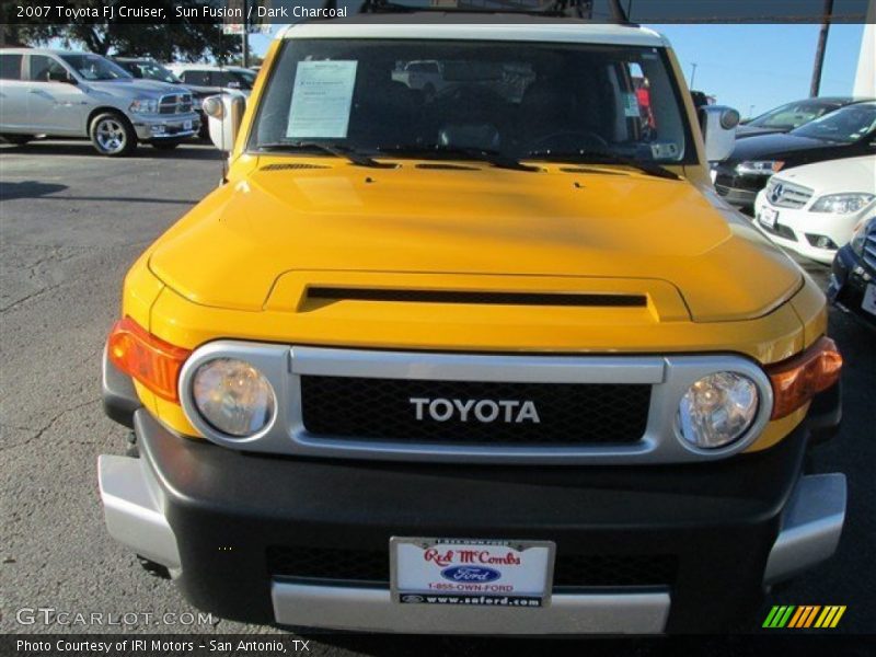 Sun Fusion / Dark Charcoal 2007 Toyota FJ Cruiser