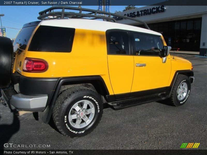 Sun Fusion / Dark Charcoal 2007 Toyota FJ Cruiser