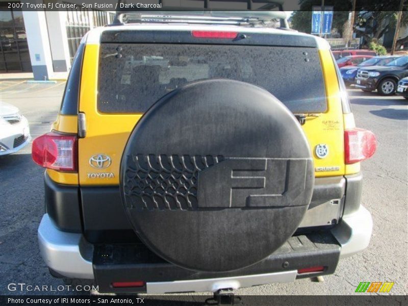 Sun Fusion / Dark Charcoal 2007 Toyota FJ Cruiser