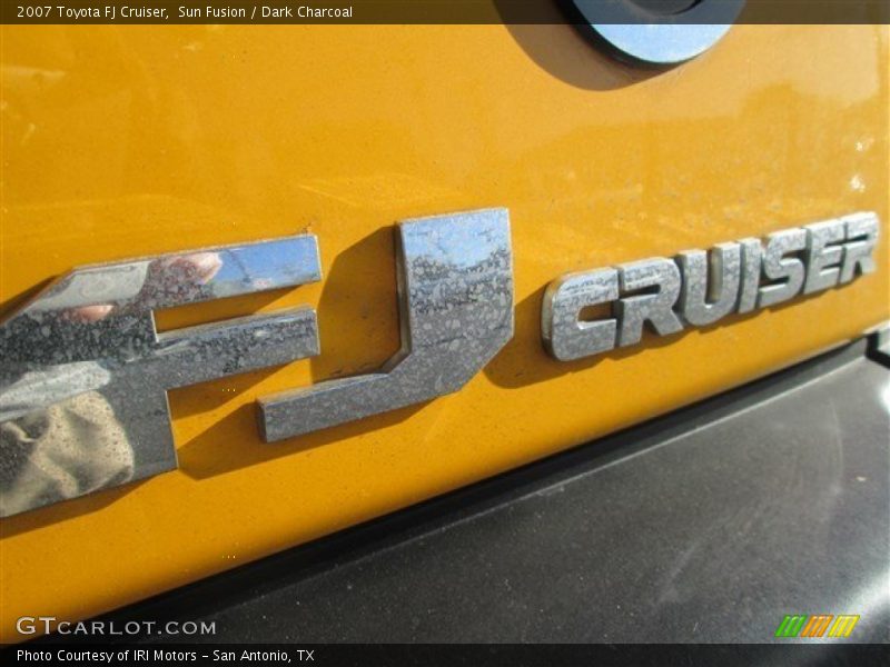 Sun Fusion / Dark Charcoal 2007 Toyota FJ Cruiser