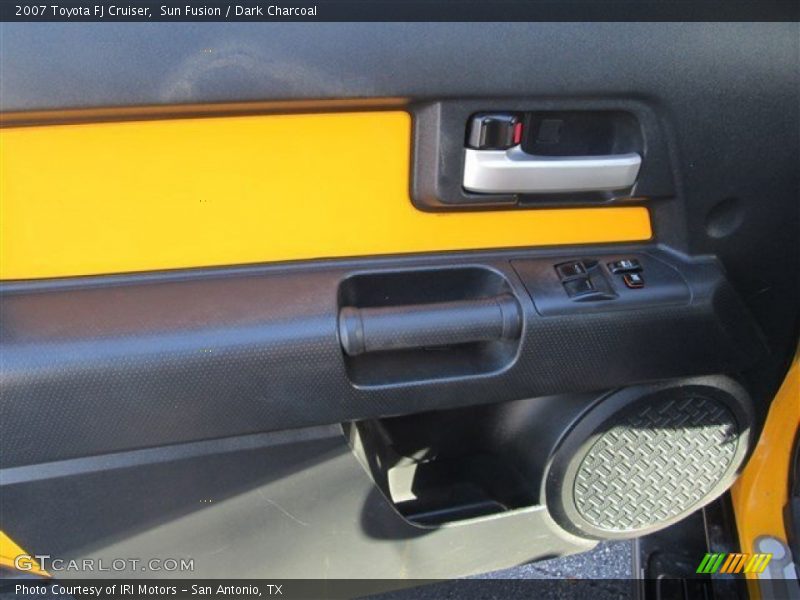 Sun Fusion / Dark Charcoal 2007 Toyota FJ Cruiser