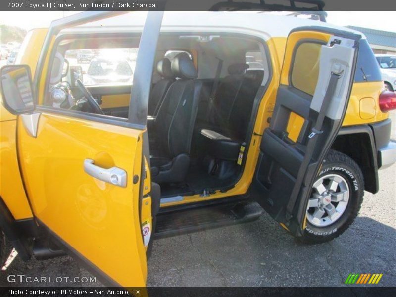 Sun Fusion / Dark Charcoal 2007 Toyota FJ Cruiser