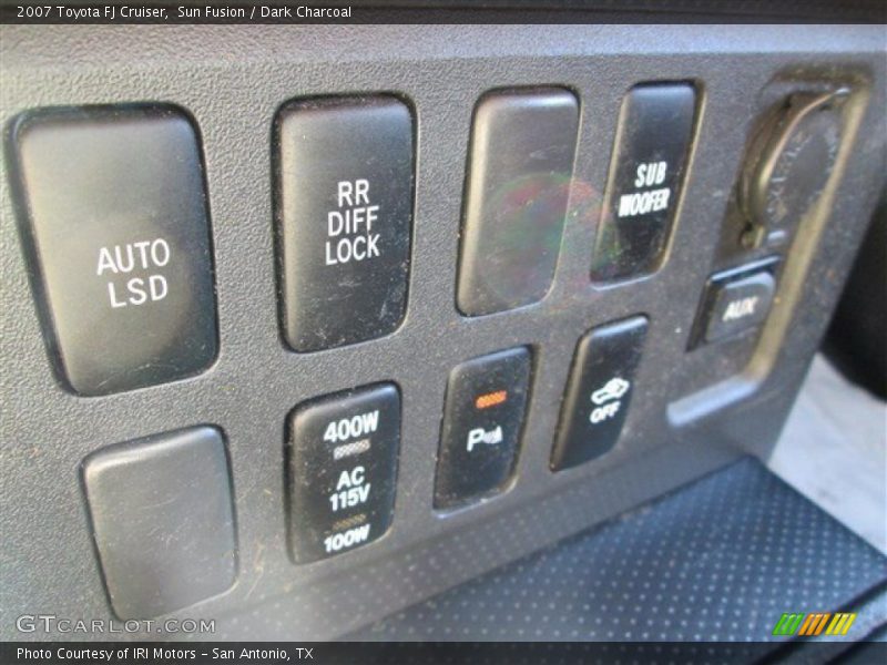 Sun Fusion / Dark Charcoal 2007 Toyota FJ Cruiser