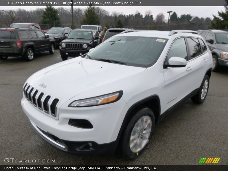 Front 3/4 View of 2014 Cherokee Limited 4x4