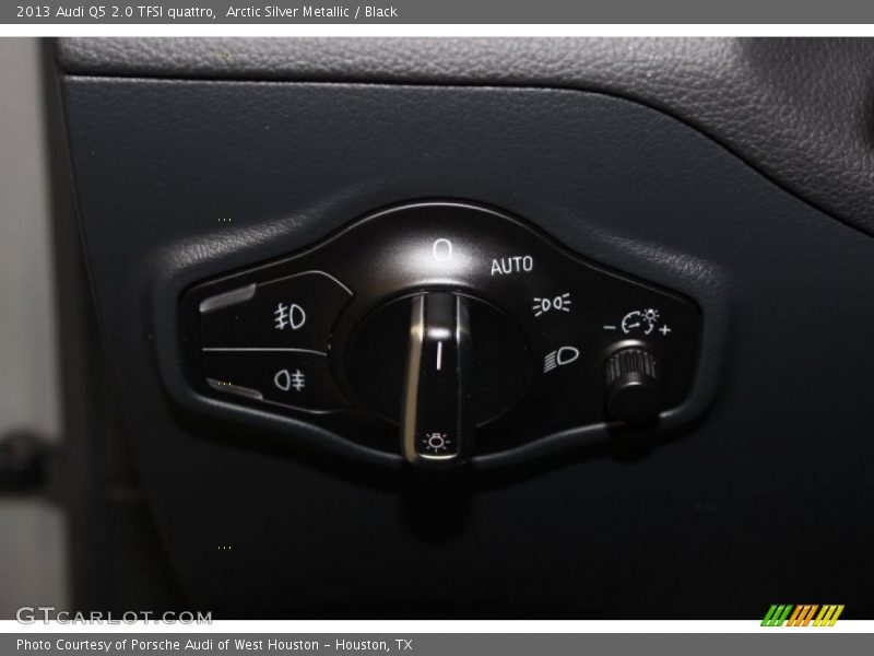 Arctic Silver Metallic / Black 2013 Audi Q5 2.0 TFSI quattro