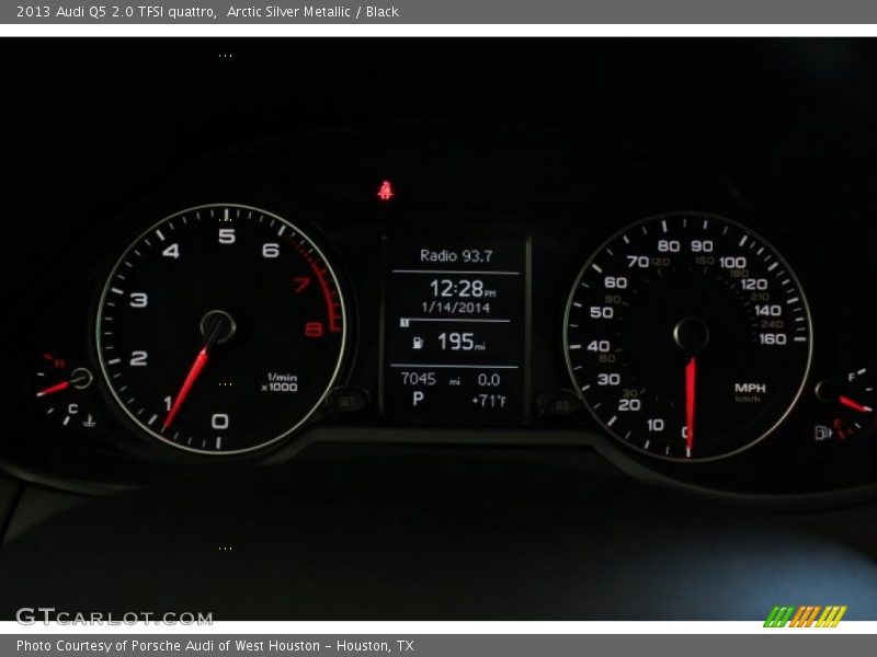 Arctic Silver Metallic / Black 2013 Audi Q5 2.0 TFSI quattro
