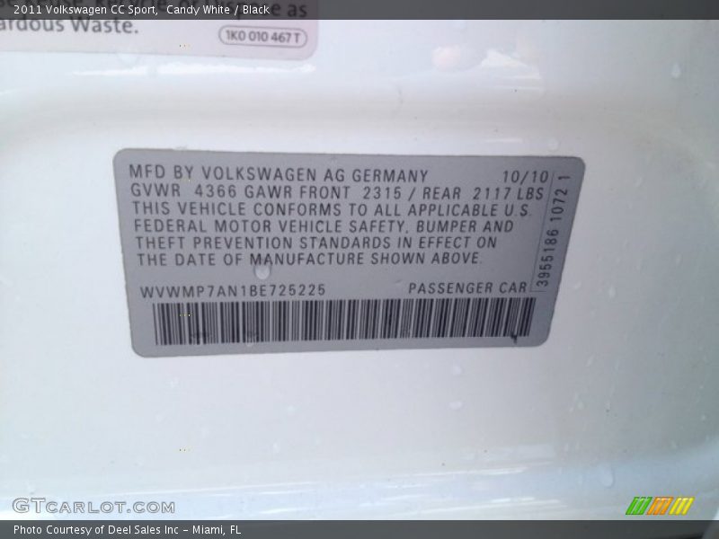 Candy White / Black 2011 Volkswagen CC Sport