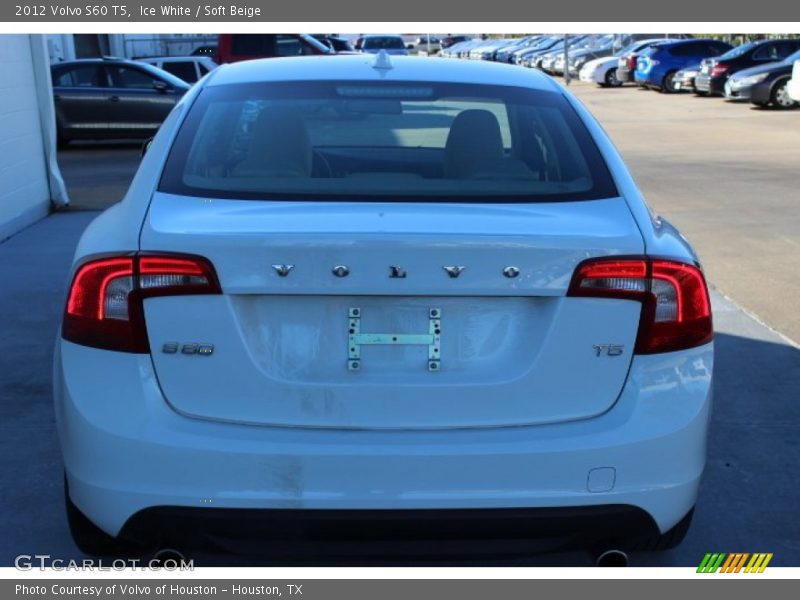 Ice White / Soft Beige 2012 Volvo S60 T5