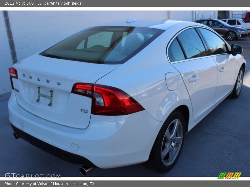 Ice White / Soft Beige 2012 Volvo S60 T5