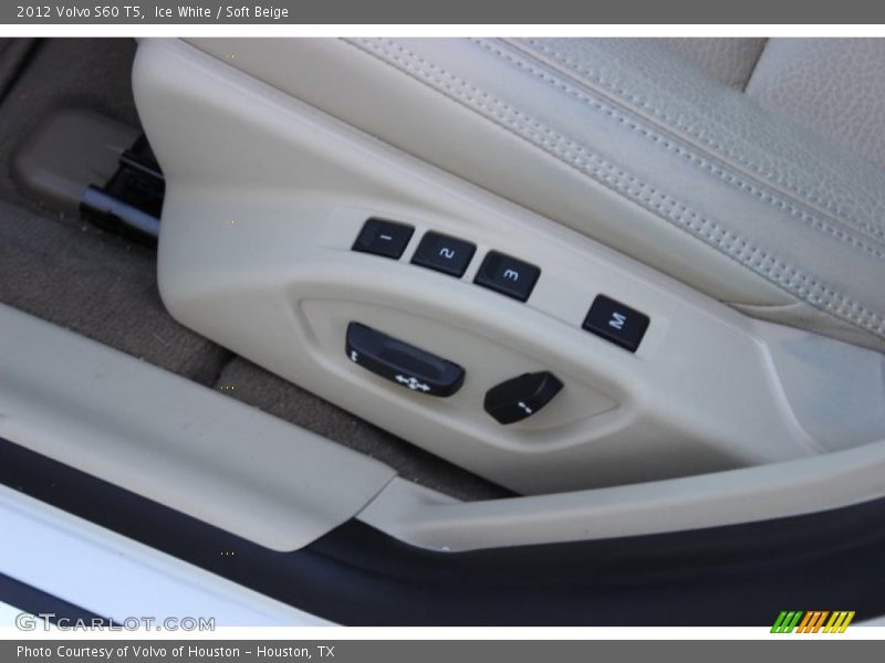 Ice White / Soft Beige 2012 Volvo S60 T5
