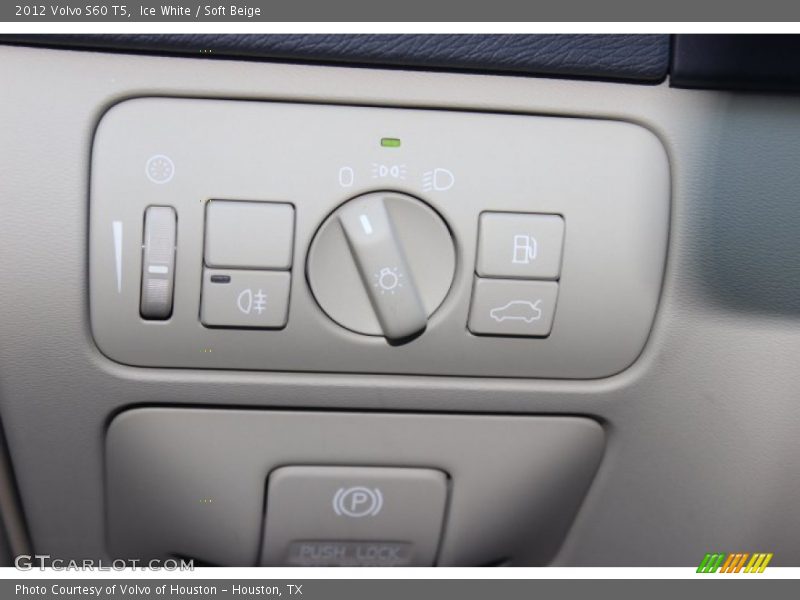 Ice White / Soft Beige 2012 Volvo S60 T5