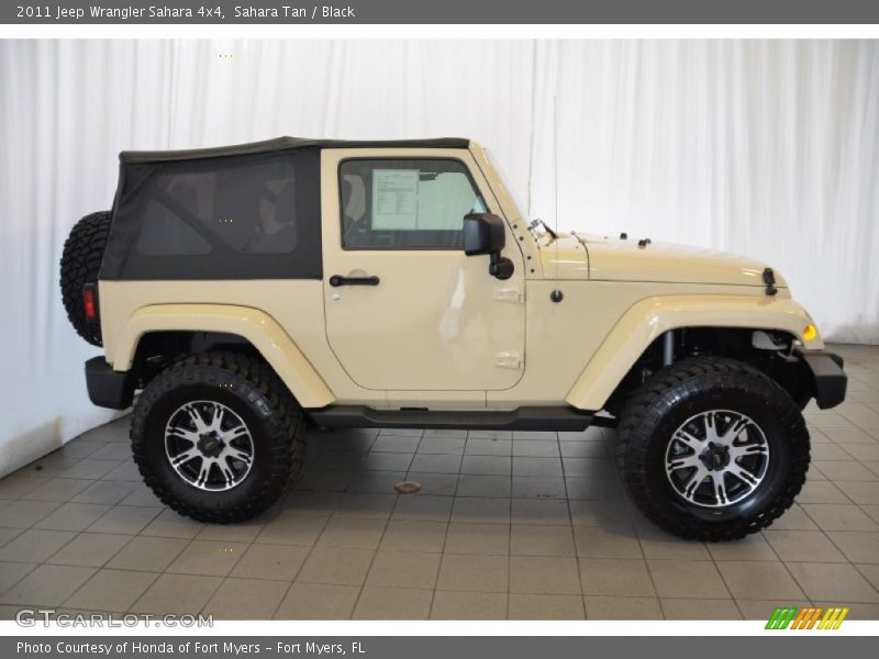 Sahara Tan / Black 2011 Jeep Wrangler Sahara 4x4
