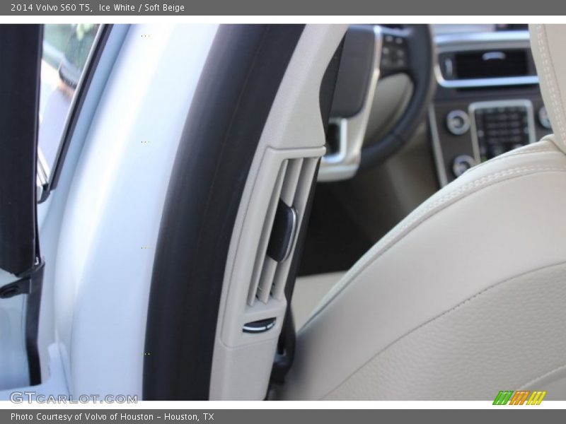 Ice White / Soft Beige 2014 Volvo S60 T5