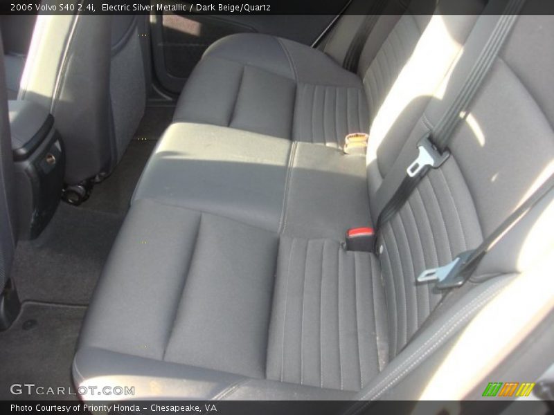 Electric Silver Metallic / Dark Beige/Quartz 2006 Volvo S40 2.4i