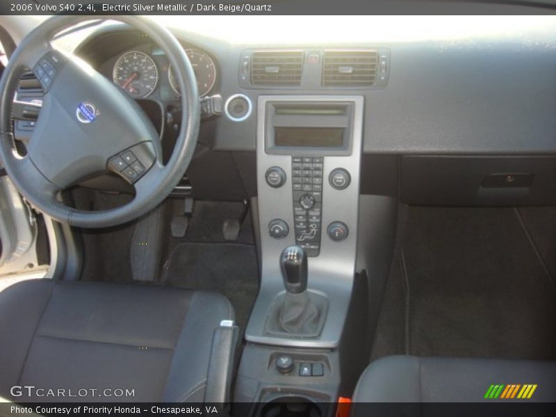 Electric Silver Metallic / Dark Beige/Quartz 2006 Volvo S40 2.4i