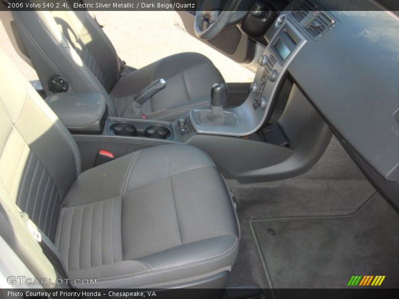 Electric Silver Metallic / Dark Beige/Quartz 2006 Volvo S40 2.4i