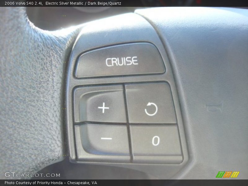 Electric Silver Metallic / Dark Beige/Quartz 2006 Volvo S40 2.4i