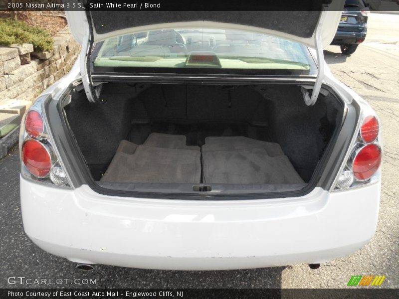 Satin White Pearl / Blond 2005 Nissan Altima 3.5 SL