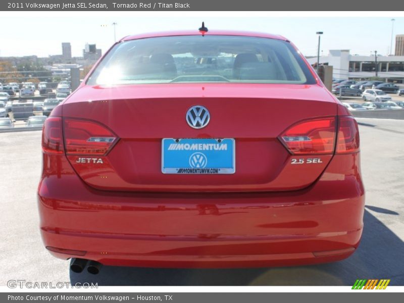 Tornado Red / Titan Black 2011 Volkswagen Jetta SEL Sedan