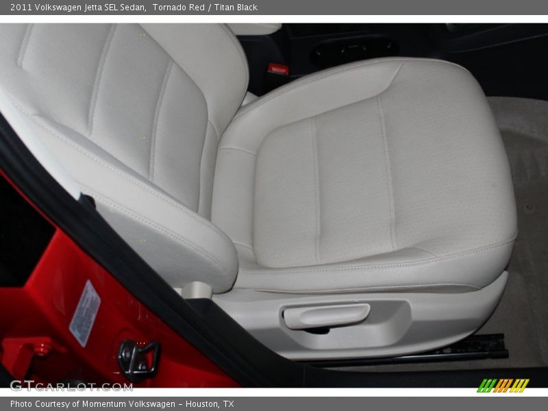 Tornado Red / Titan Black 2011 Volkswagen Jetta SEL Sedan