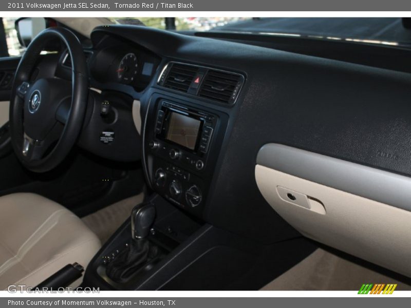 Tornado Red / Titan Black 2011 Volkswagen Jetta SEL Sedan