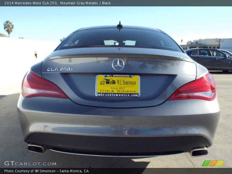 Mountain Gray Metallic / Black 2014 Mercedes-Benz CLA 250
