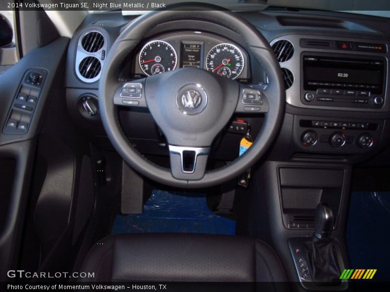 Night Blue Metallic / Black 2014 Volkswagen Tiguan SE