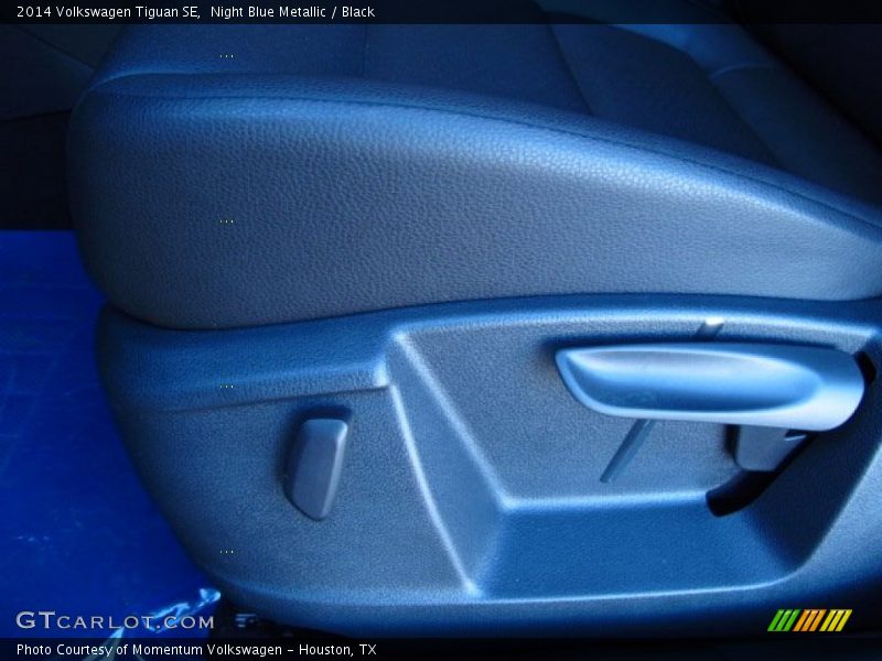 Night Blue Metallic / Black 2014 Volkswagen Tiguan SE
