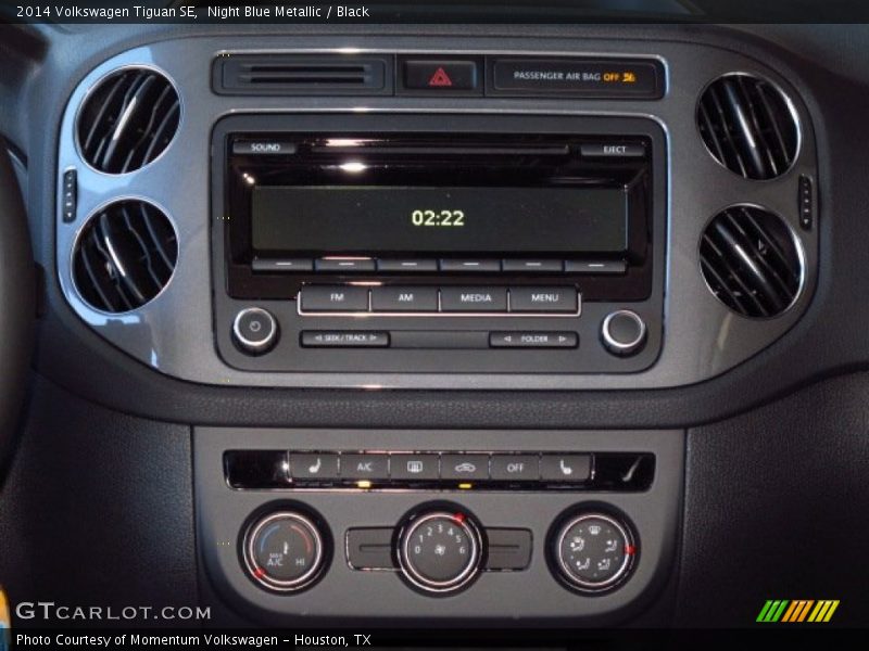 Night Blue Metallic / Black 2014 Volkswagen Tiguan SE