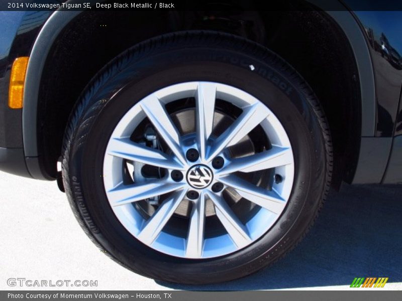 Deep Black Metallic / Black 2014 Volkswagen Tiguan SE
