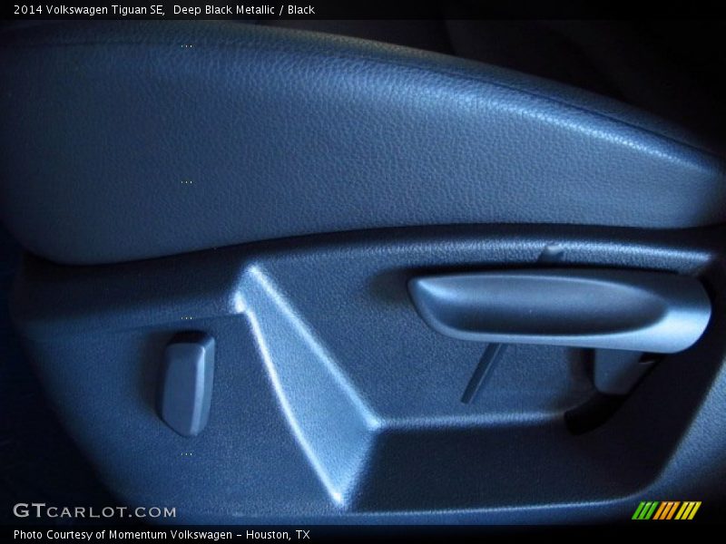 Deep Black Metallic / Black 2014 Volkswagen Tiguan SE