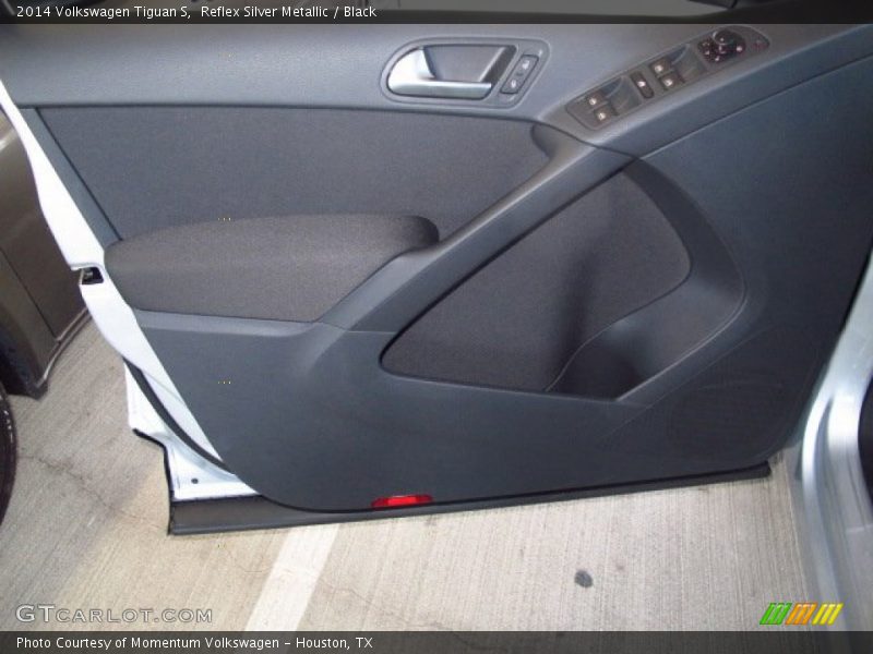 Reflex Silver Metallic / Black 2014 Volkswagen Tiguan S