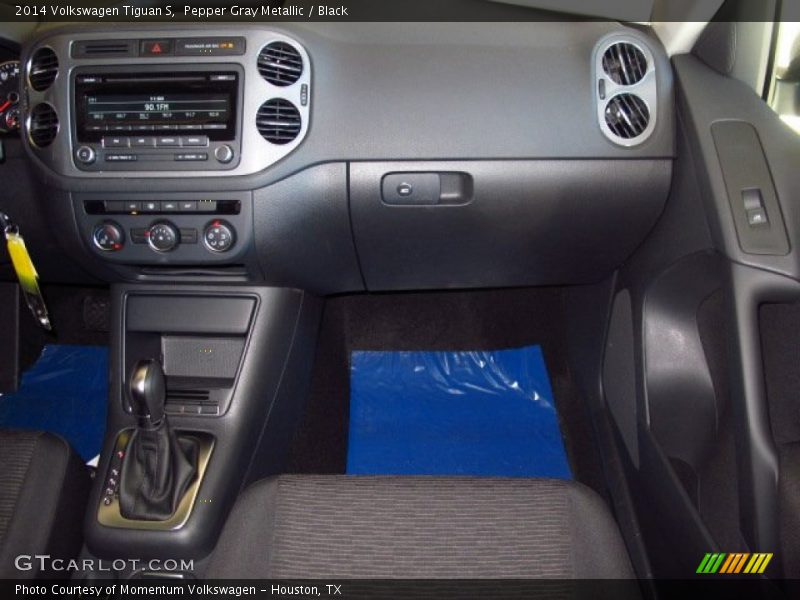 Pepper Gray Metallic / Black 2014 Volkswagen Tiguan S